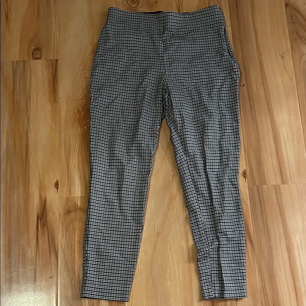 LOFT Women's Black and White Checkered Straight Leg Pants